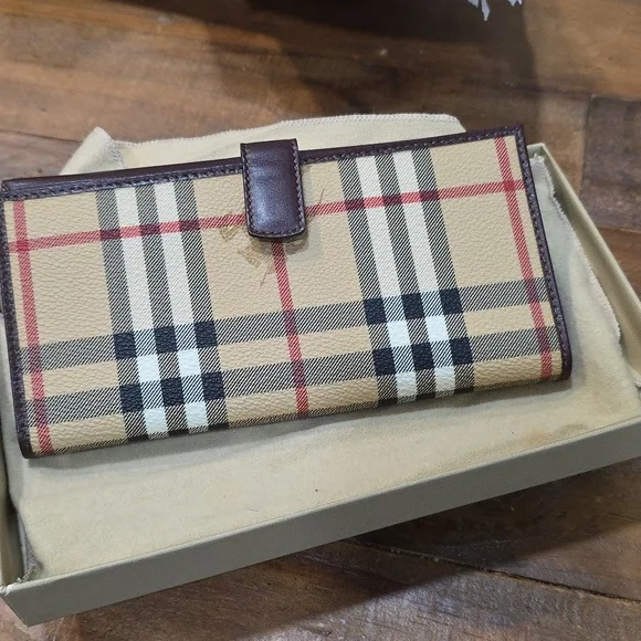 Burberry Tan Storage Bag - Picture 5 of 5